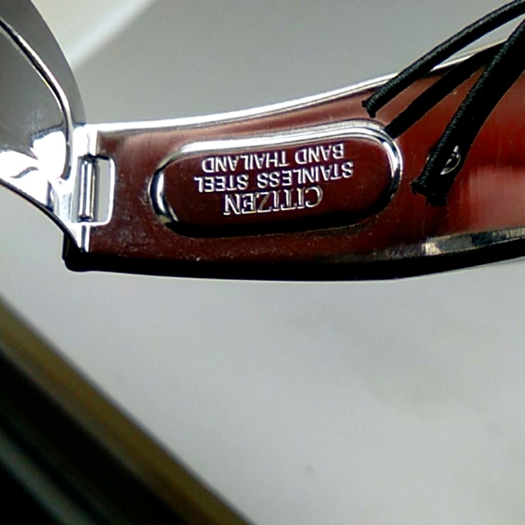 Citizen Eco-Drive EM0756-53A Silver Rose Gold Tone - Picture 2 of 10